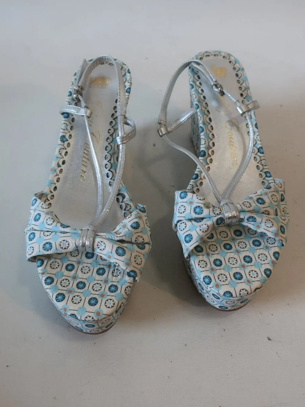 Womens Juicy Couture White Blue Mosaic Print Cecil Platform Wedge Heels 8